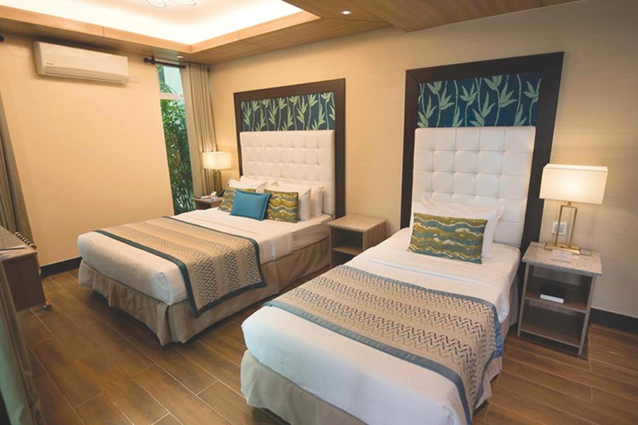 Acuatico Beach Resort & Hotel Inc. San Juan  Ngoại thất bức ảnh