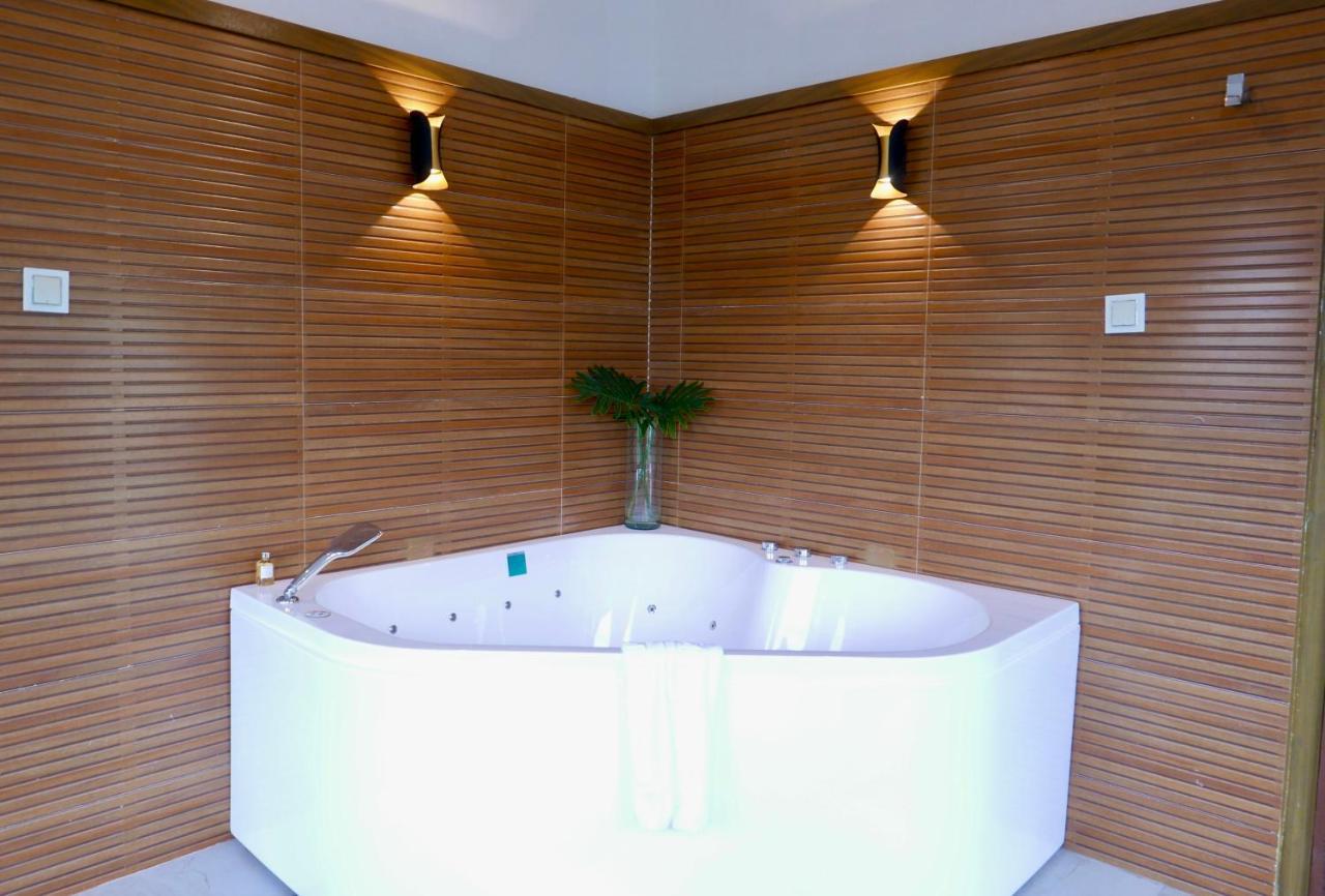 Acuatico Beach Resort & Hotel Inc. San Juan  Ngoại thất bức ảnh